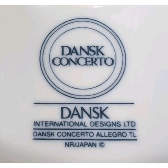 Dansk Concerto Allegro Blue Covered Casserole 1.5 Quarts Wide Band Base Japan - Picture 7 of 9